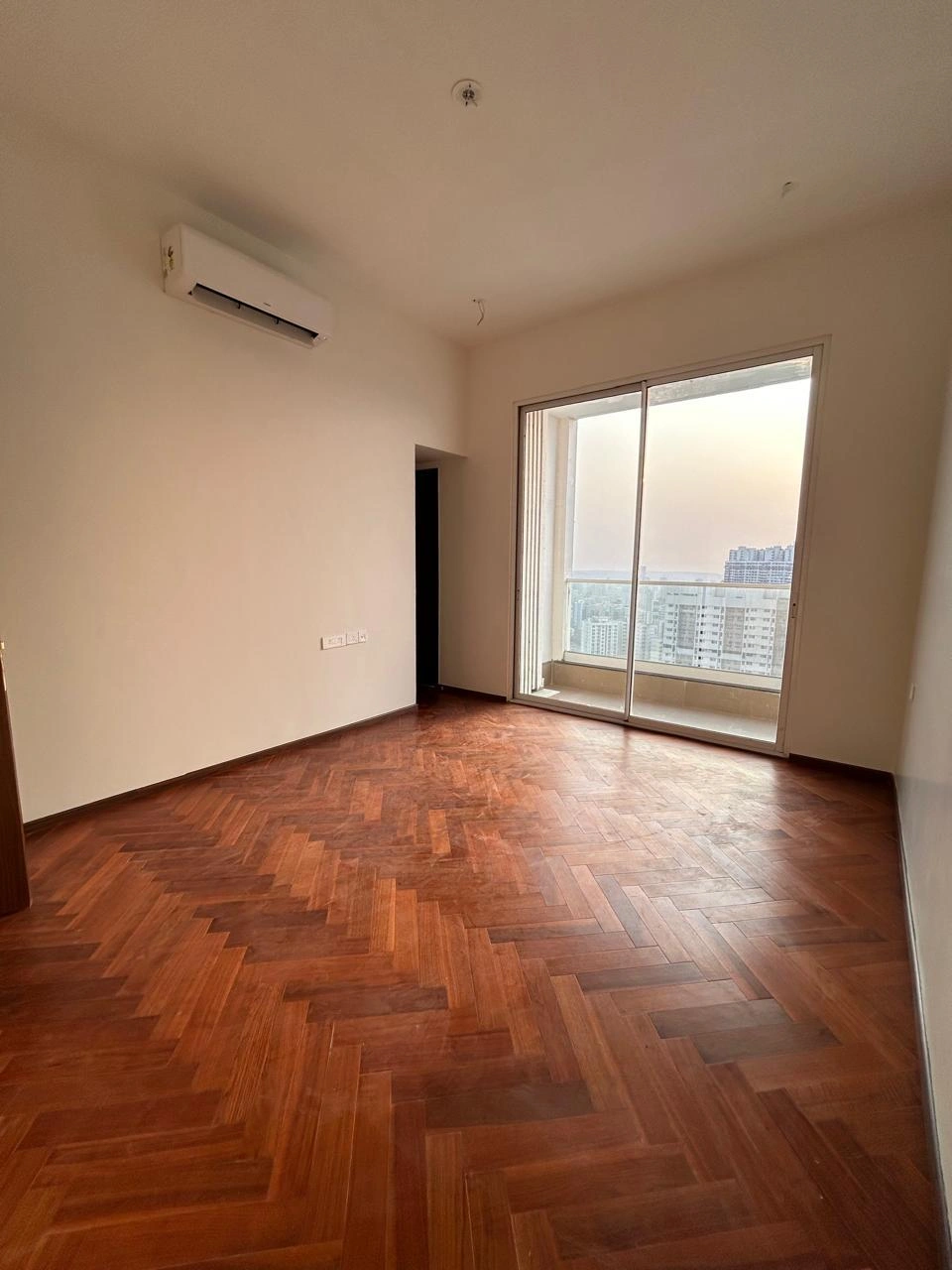 3 BHK Flat for Rent in Omkar Alta Monte, Malad East